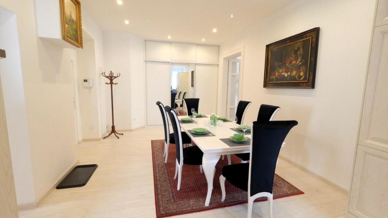 Velky 3I Apartman V Centre Mesta Bratislava Exteriör bild