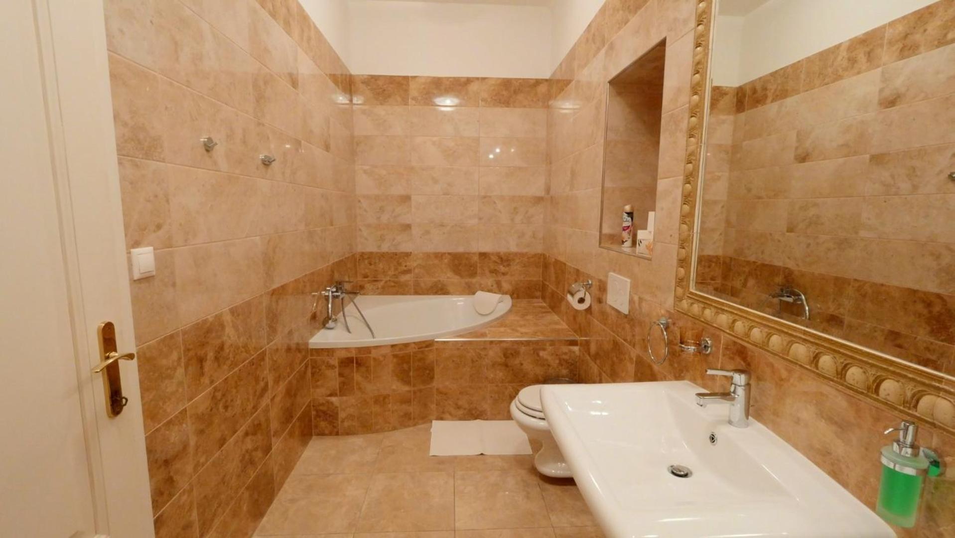 Velky 3I Apartman V Centre Mesta Bratislava Exteriör bild