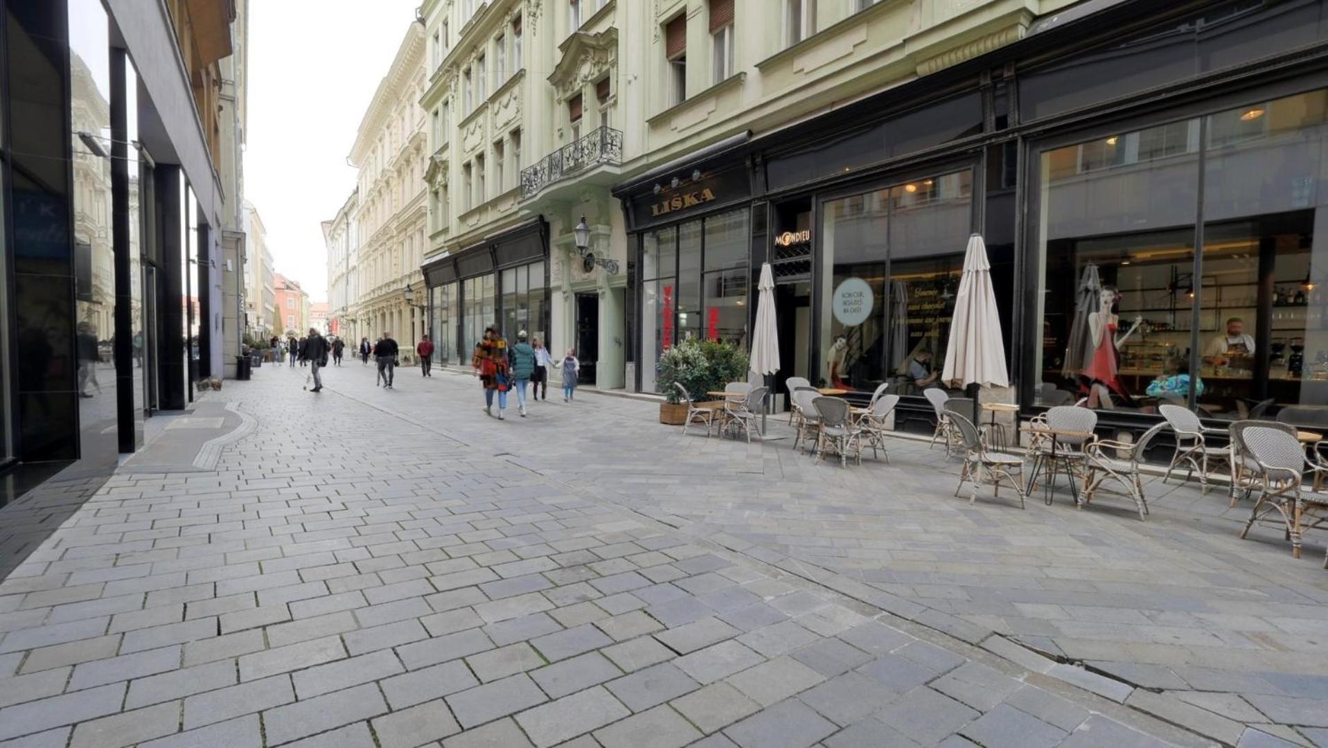 Velky 3I Apartman V Centre Mesta Bratislava Exteriör bild
